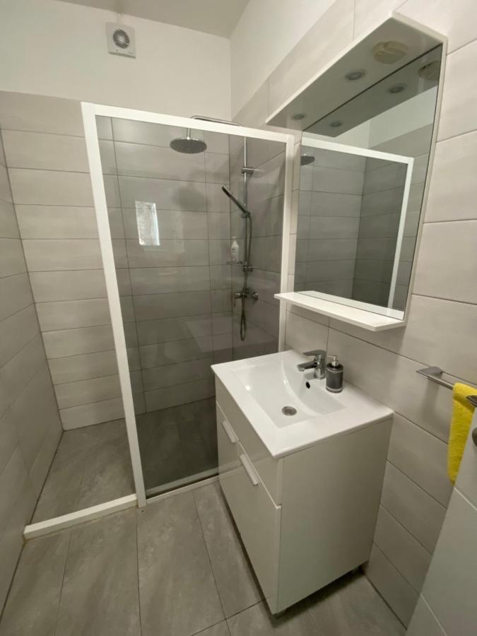 Apartments Suzi ซริกเวนิซา ภายนอก รูปภาพ
