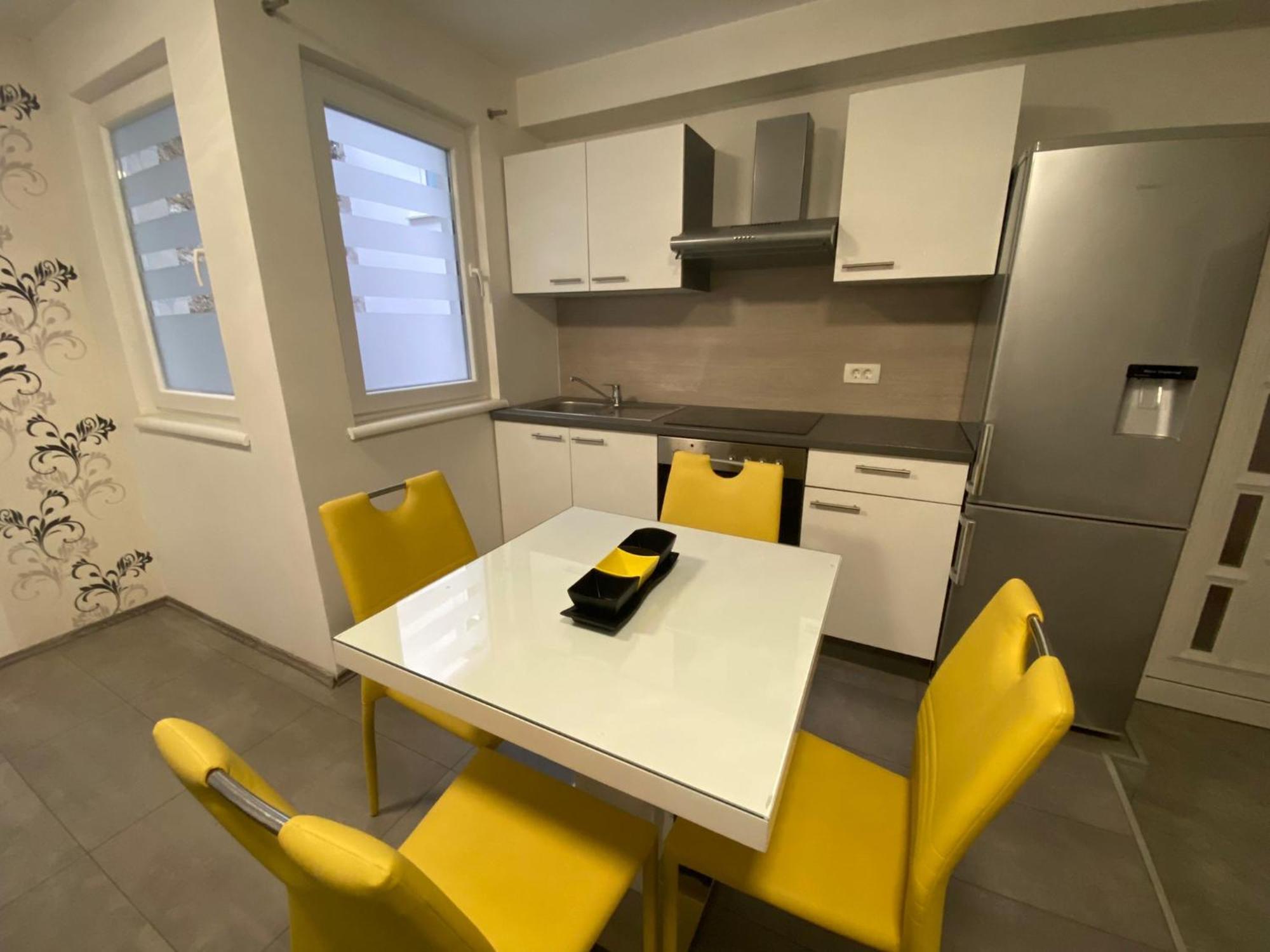 Apartments Suzi ซริกเวนิซา ภายนอก รูปภาพ