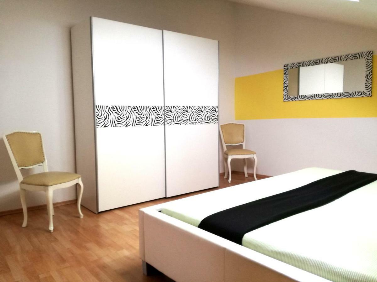 Apartments Suzi ซริกเวนิซา ภายนอก รูปภาพ